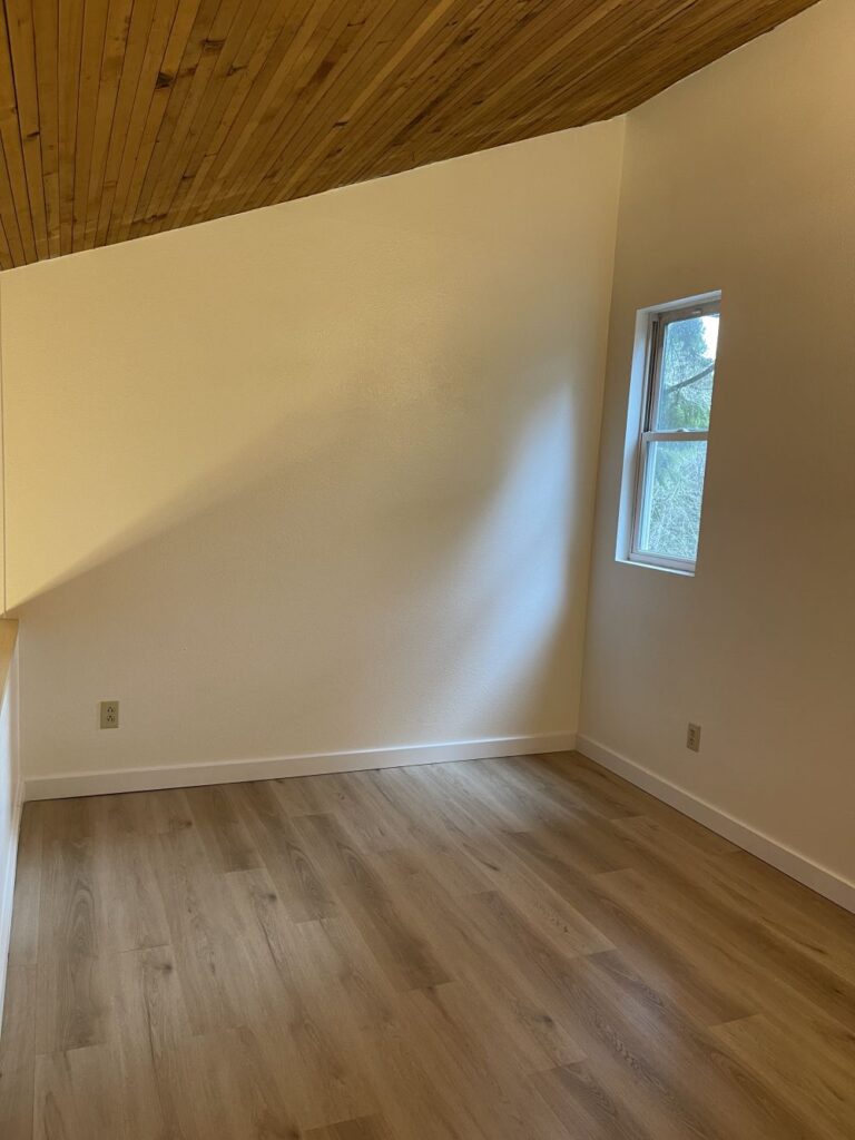 Lincoln City Apartment - House in The Trees