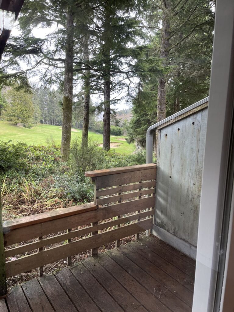 Lincoln City Apartment - House in The Trees