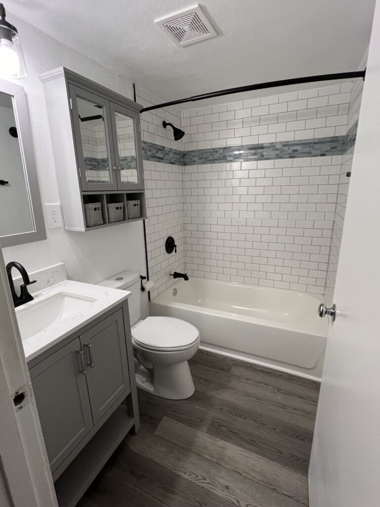 Lincoln City Apartment - House in The Trees