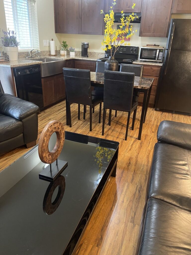 Windward Place Apartment - Lincoln City OR